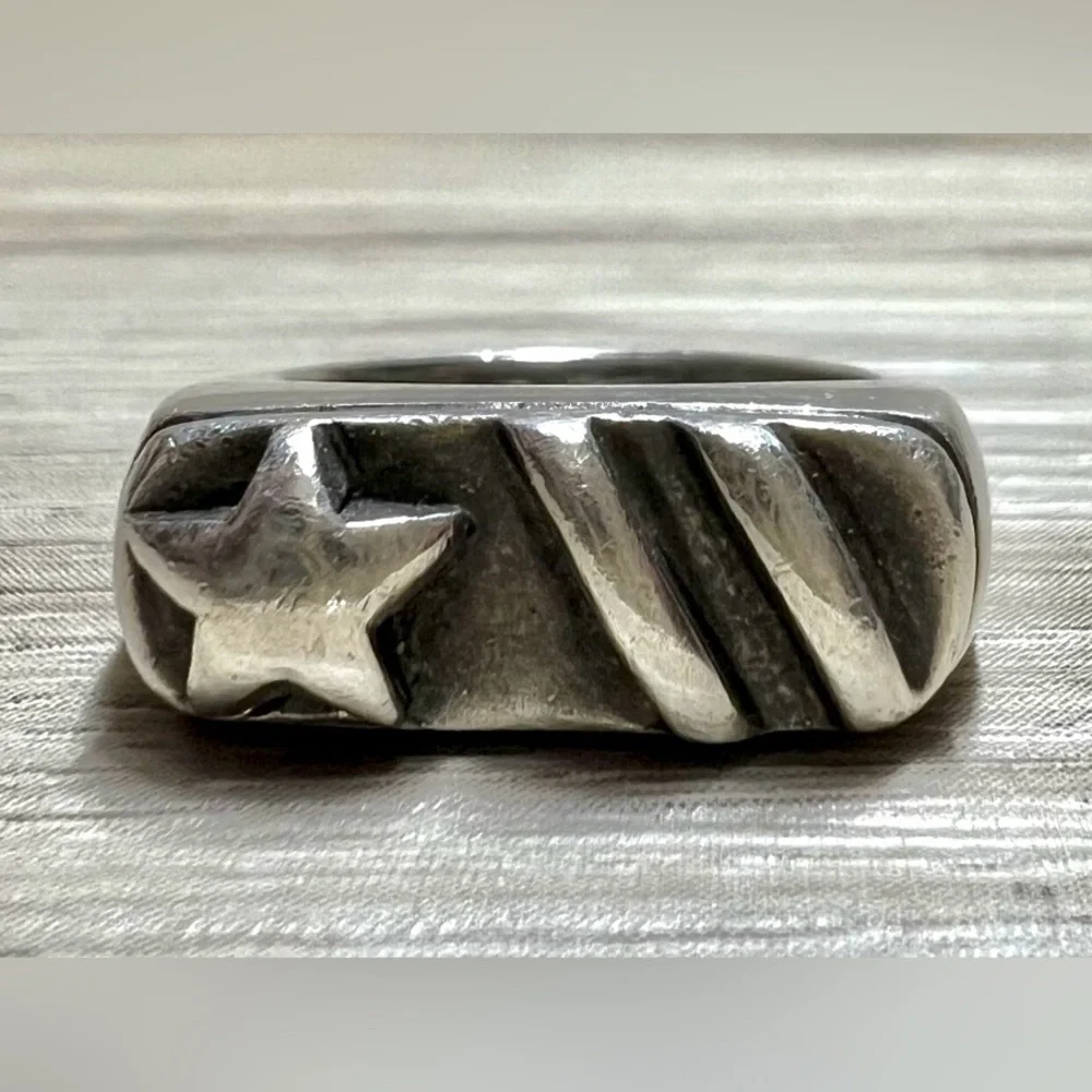 Designer Signed DIAN MALOUF Sterling Silver Star & Stripes Band Ring, Size 5.5
